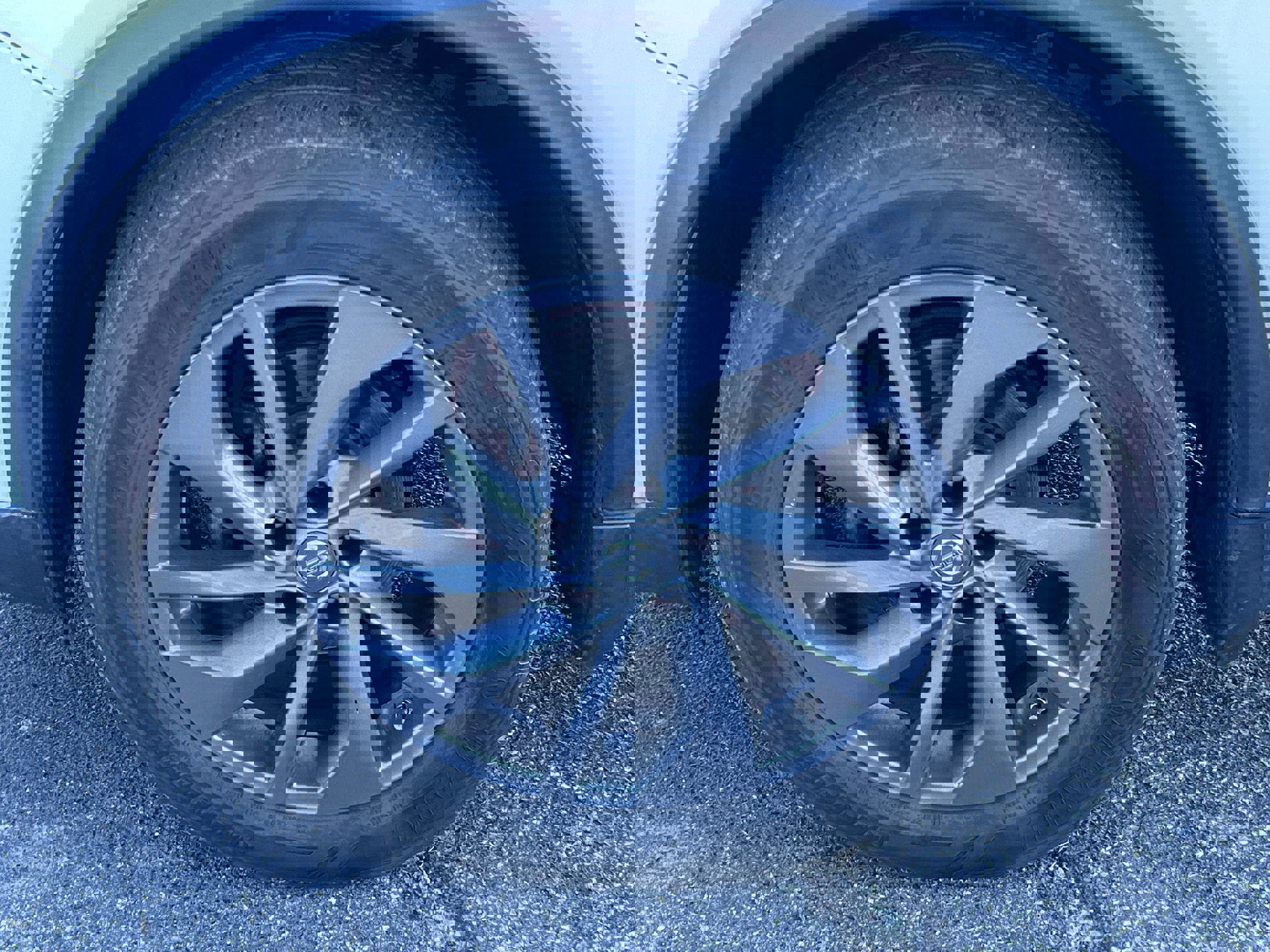 2016 Nissan Rogue SL photo 2