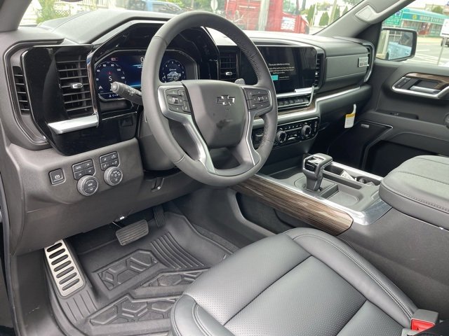 2025 Chevrolet Silverado 1500 RST photo 16