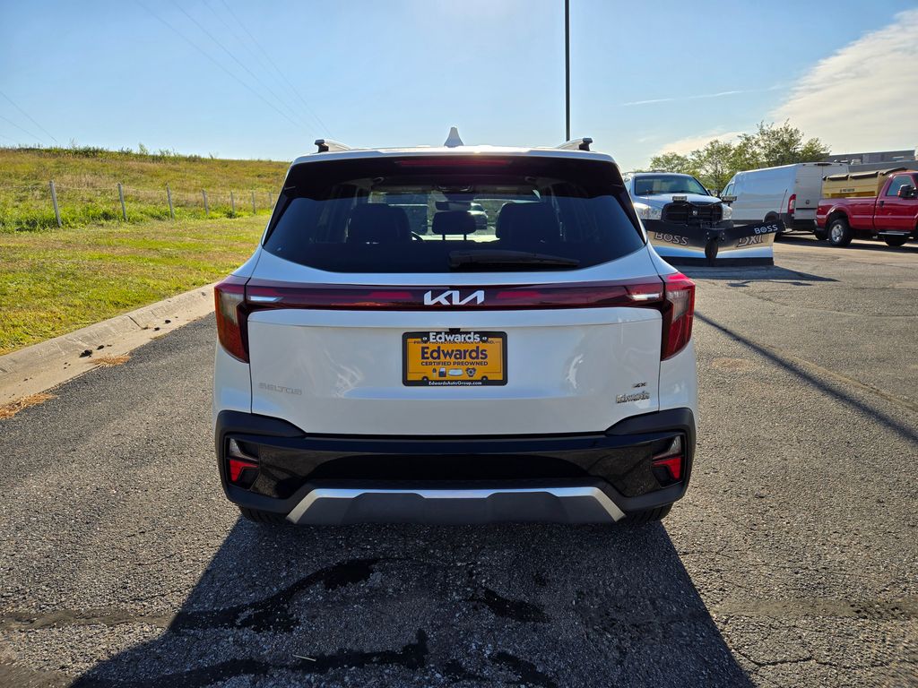 2024 Kia Seltos S photo 3