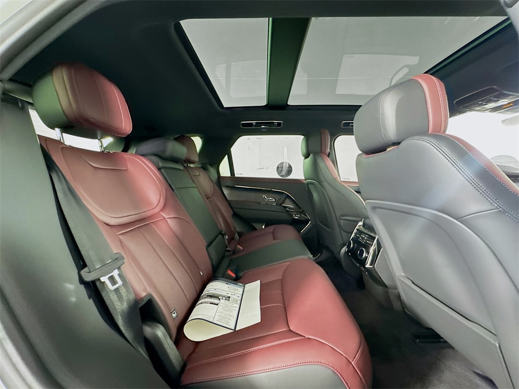 2025 Land Rover Range Rover Sport SE photo 23