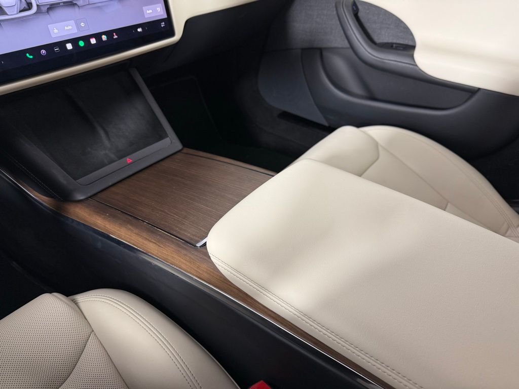 2021 Tesla Model S Long Range photo 16