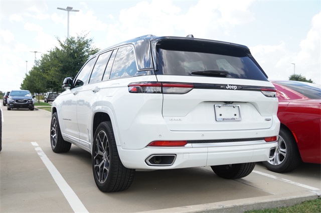 2025 Jeep Grand Cherokee Summit photo 7