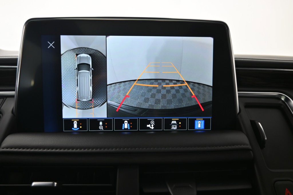 2023 Chevrolet Suburban LT photo 28
