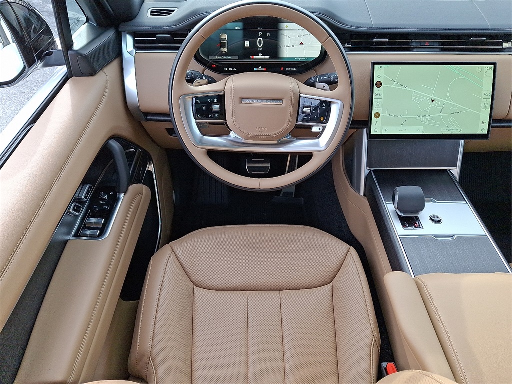 2025 Land Rover Range Rover SE photo 5
