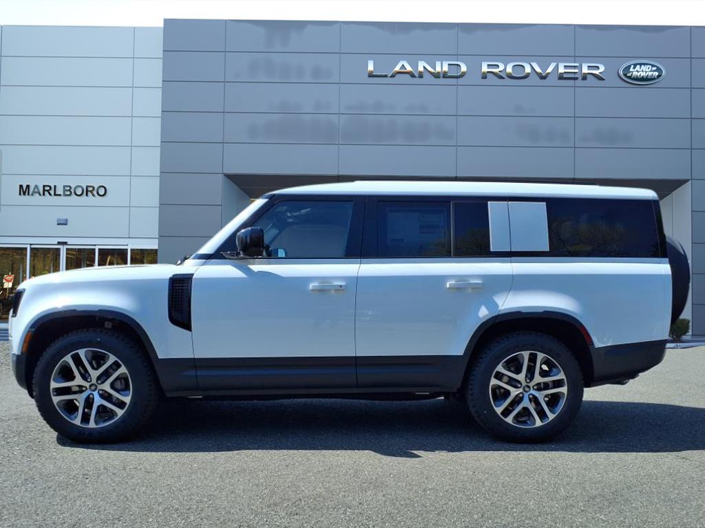 2025 Land Rover Defender 130 S photo 5