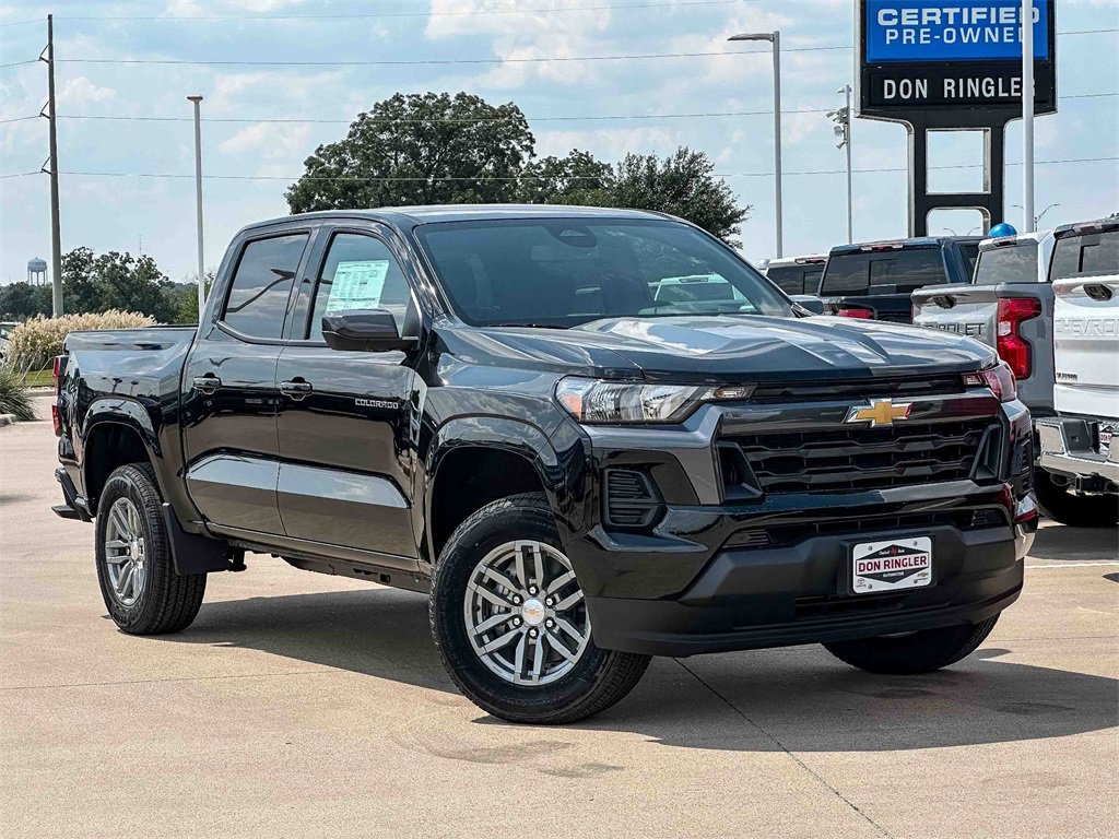 2026 Chevrolet Colorado LT photo 2
