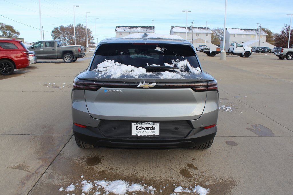 2026 Chevrolet Equinox LT photo 4