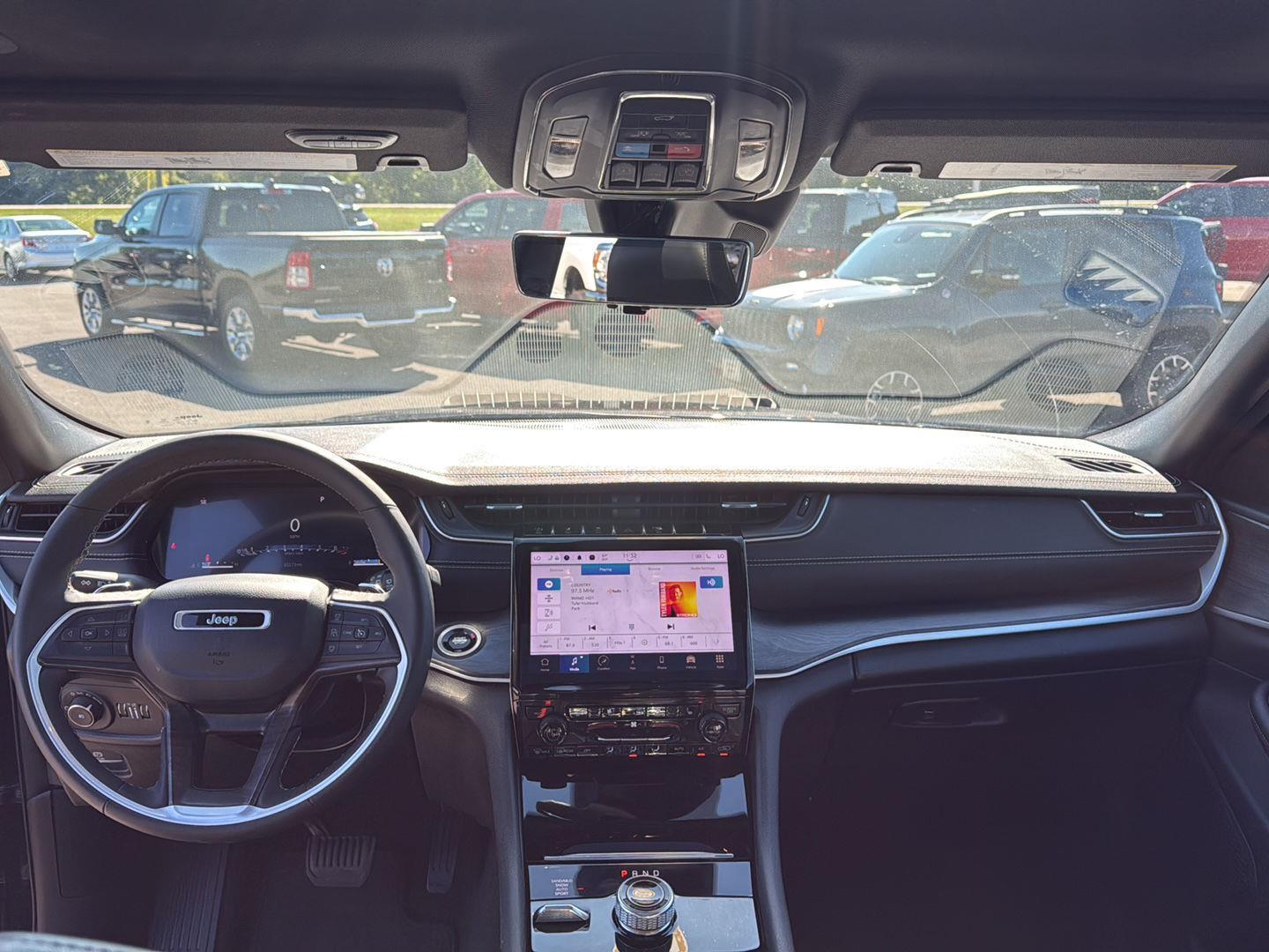 2024 Jeep Grand Cherokee Limited photo 3