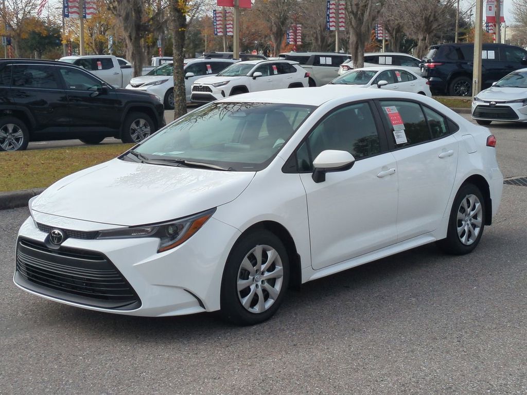 2026 Toyota Corolla LE's photo