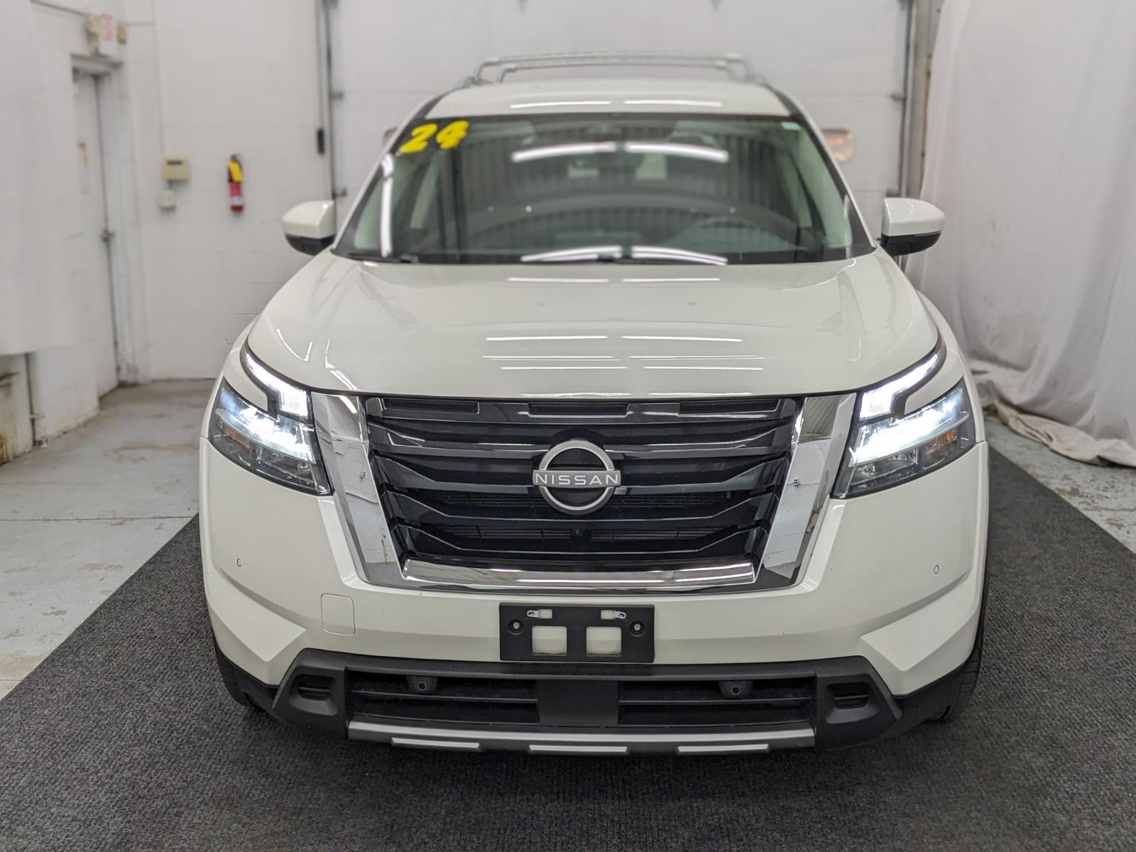 2024 Nissan Pathfinder SL photo 4