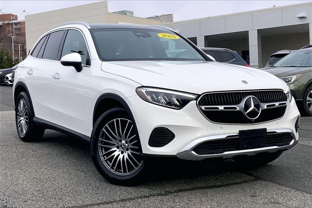 2025 Mercedes-Benz GLC Base's photo