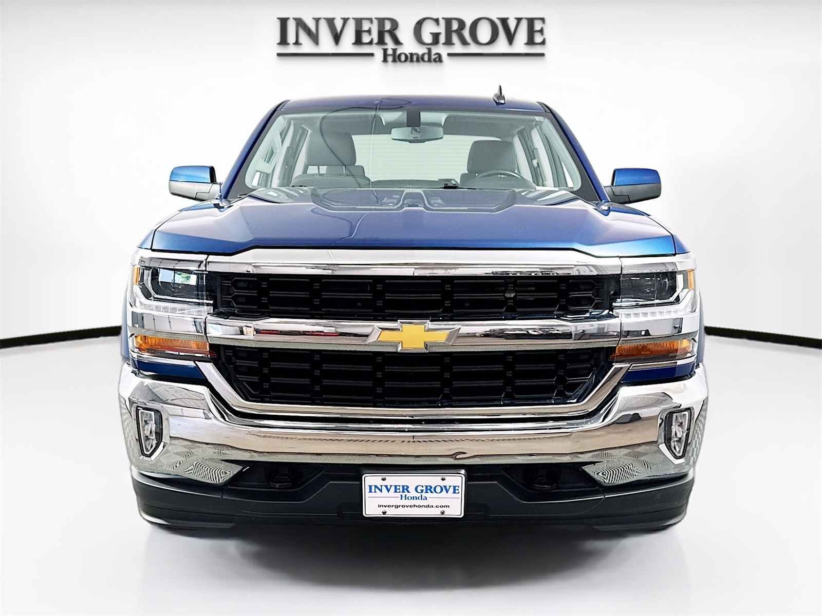 Used 2018 Chevrolet Silverado 1500 LT with VIN 3GCUKREC3JG442318 for sale in Inver Grove Heights, Minnesota