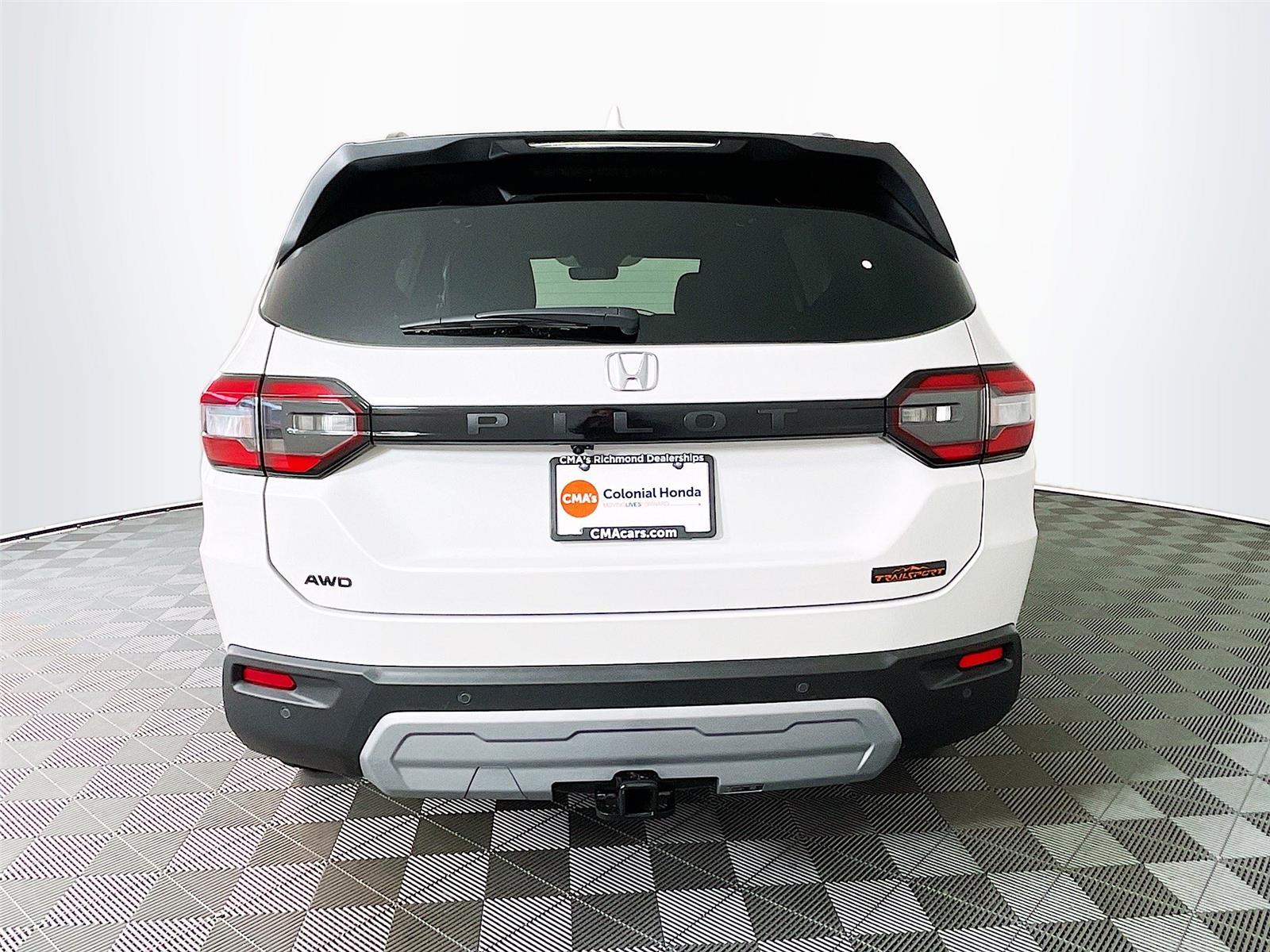 2025 Honda Pilot TrailSport photo 4