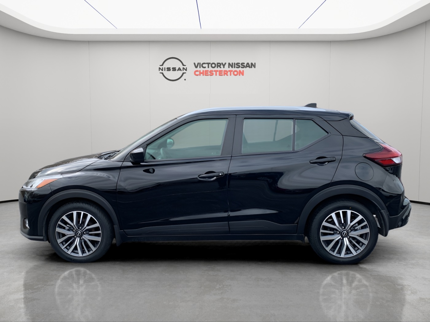 2023 Nissan Kicks SV photo 2