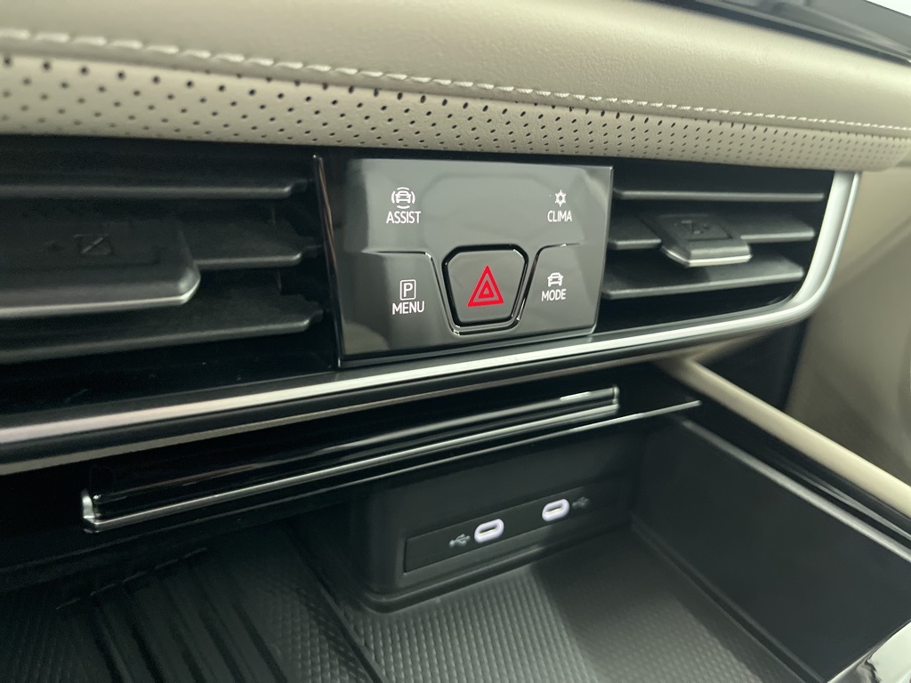 2025 Volkswagen Atlas SE Technology photo 22
