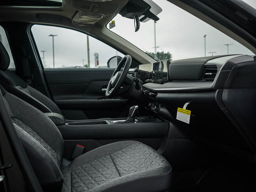 2026 Nissan Kicks SV photo 9