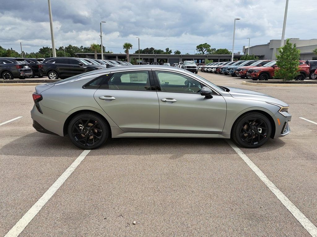 2026 Kia K5 GT-Line photo 4