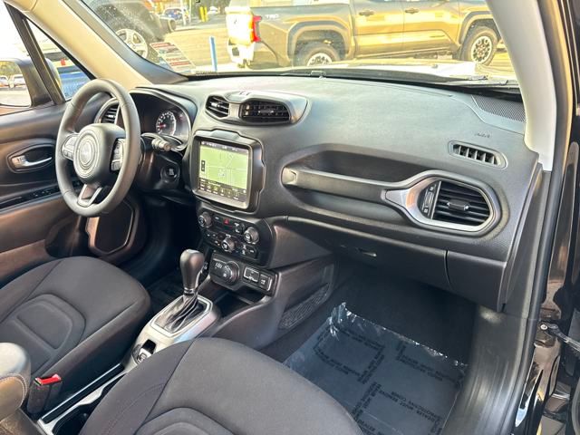 2022 Jeep Renegade Latitude photo 21