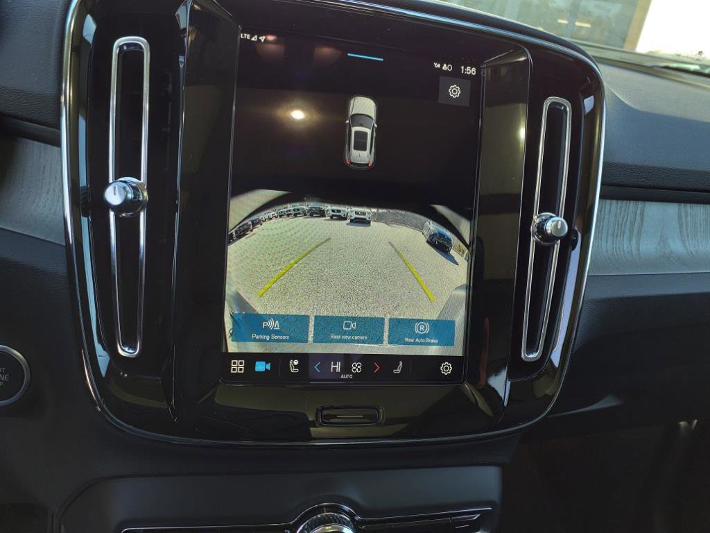 2025 Volvo XC40 Core photo 19