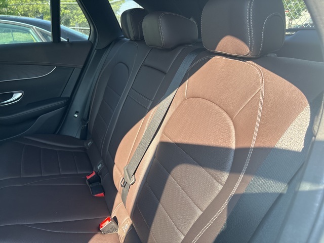 2018 Mercedes Benz GLC 300 4MATIC photo 2