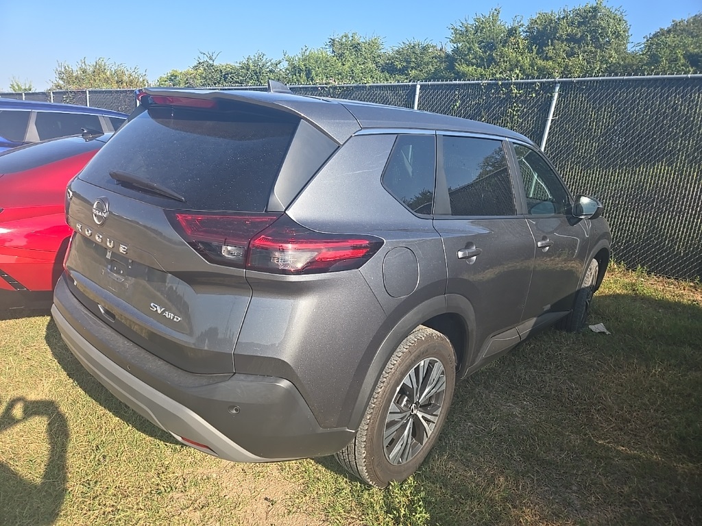 2023 Nissan Rogue SV photo 3