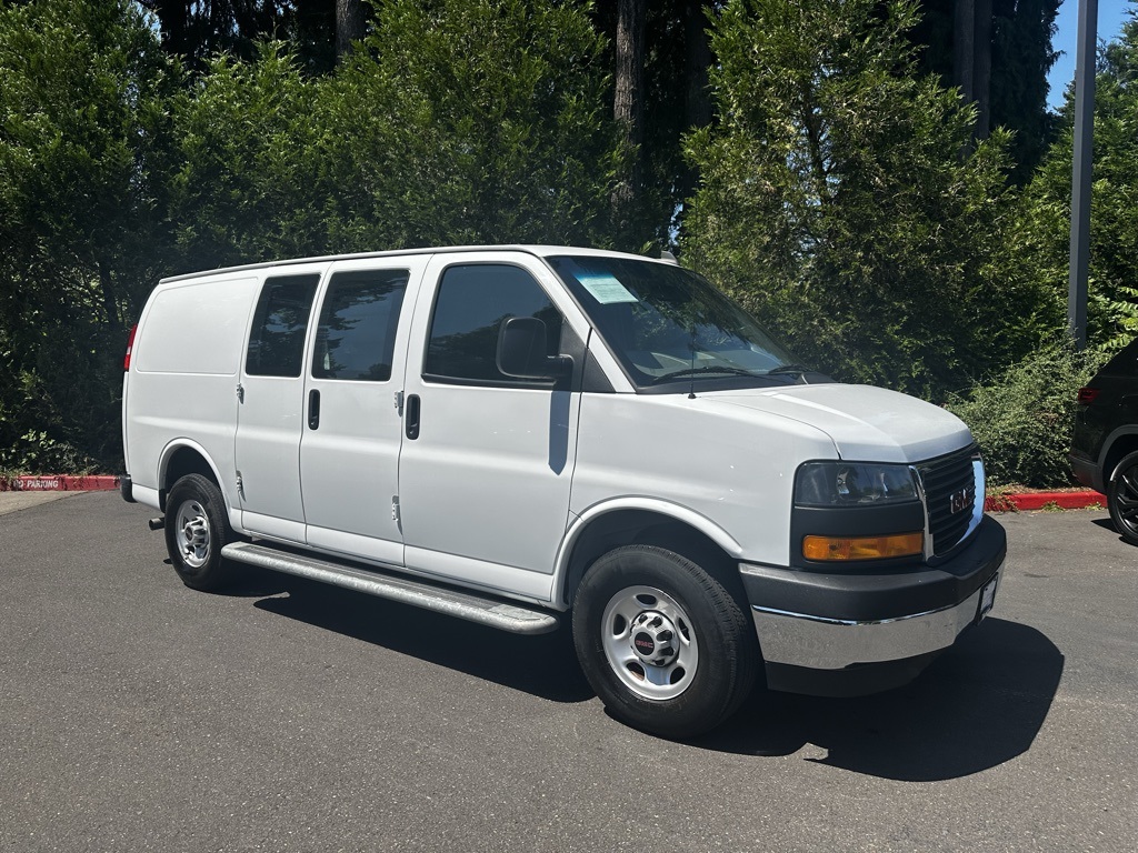 2022 Gmc Savana 2500 photo 3