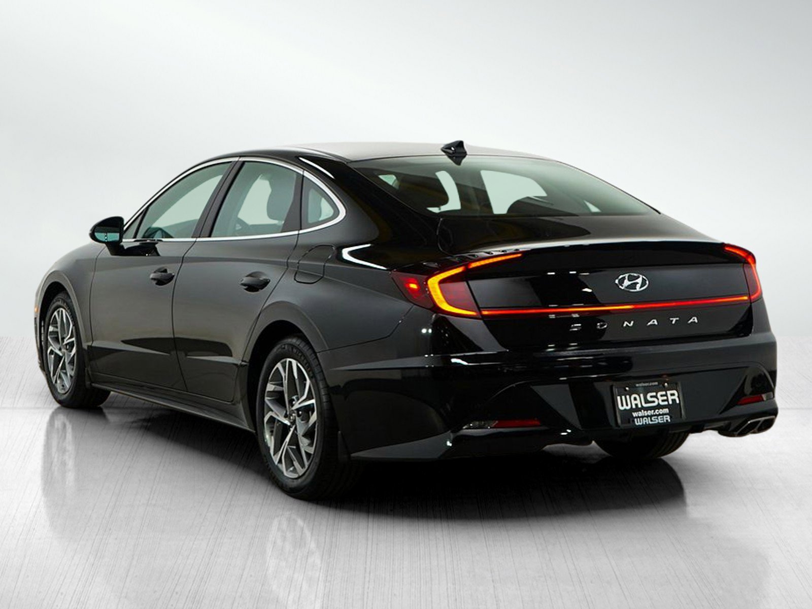 2023 Hyundai Sonata SEL photo 3