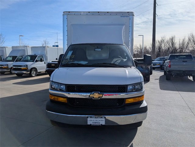 2024 Chevrolet Express Cutaway photo 2