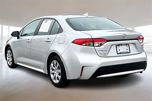 2022 Toyota Corolla LE photo 10