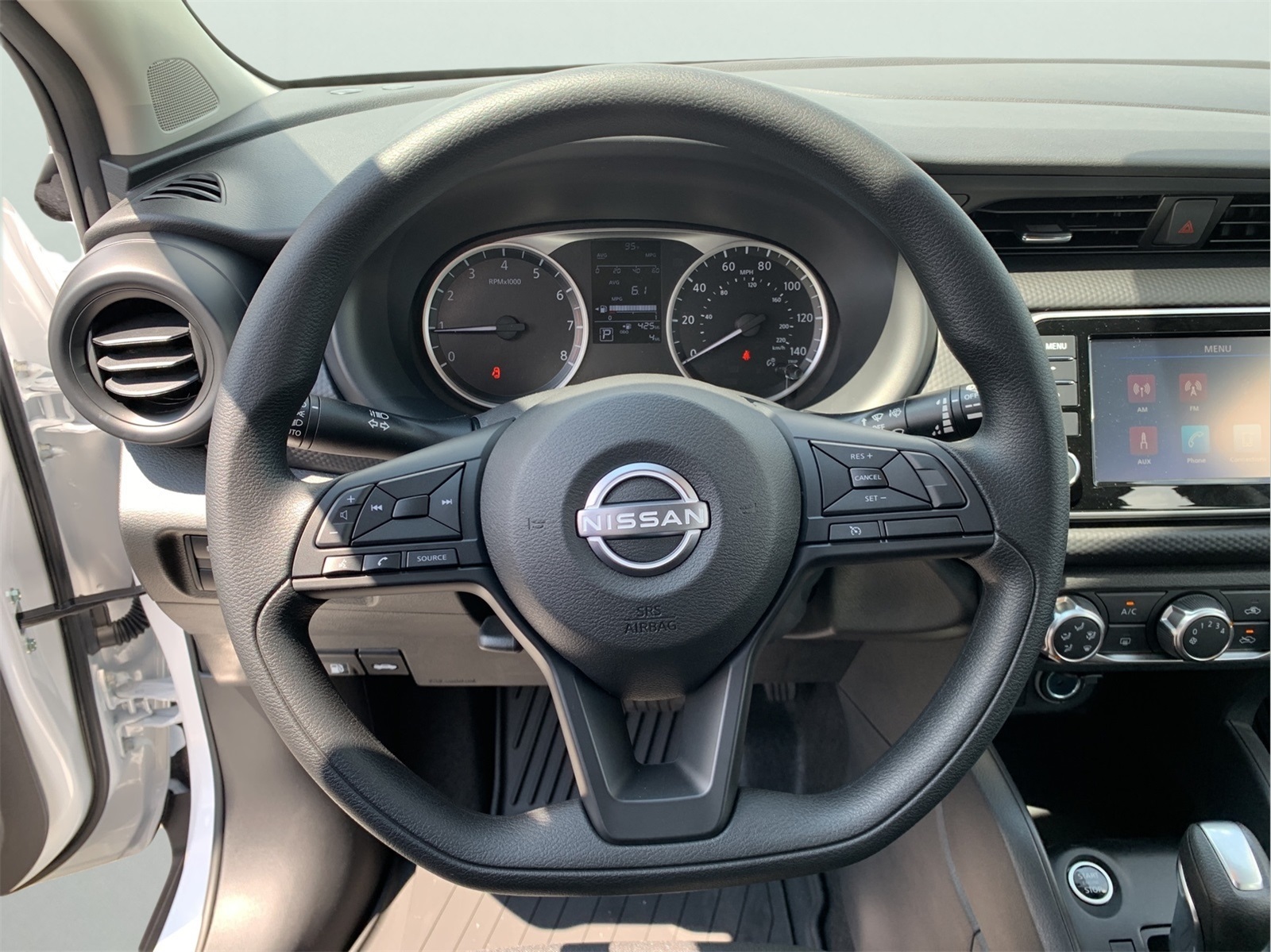 2025 Nissan Kicks Play S photo 13