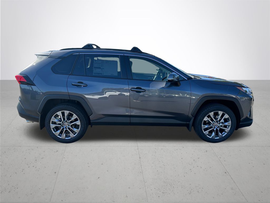 2025 Toyota RAV4 XLE Premium photo 6