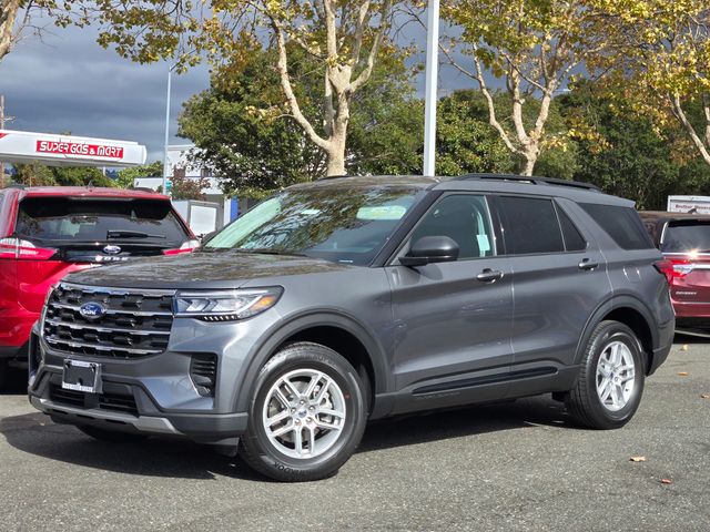 2026 Ford Explorer photo 2