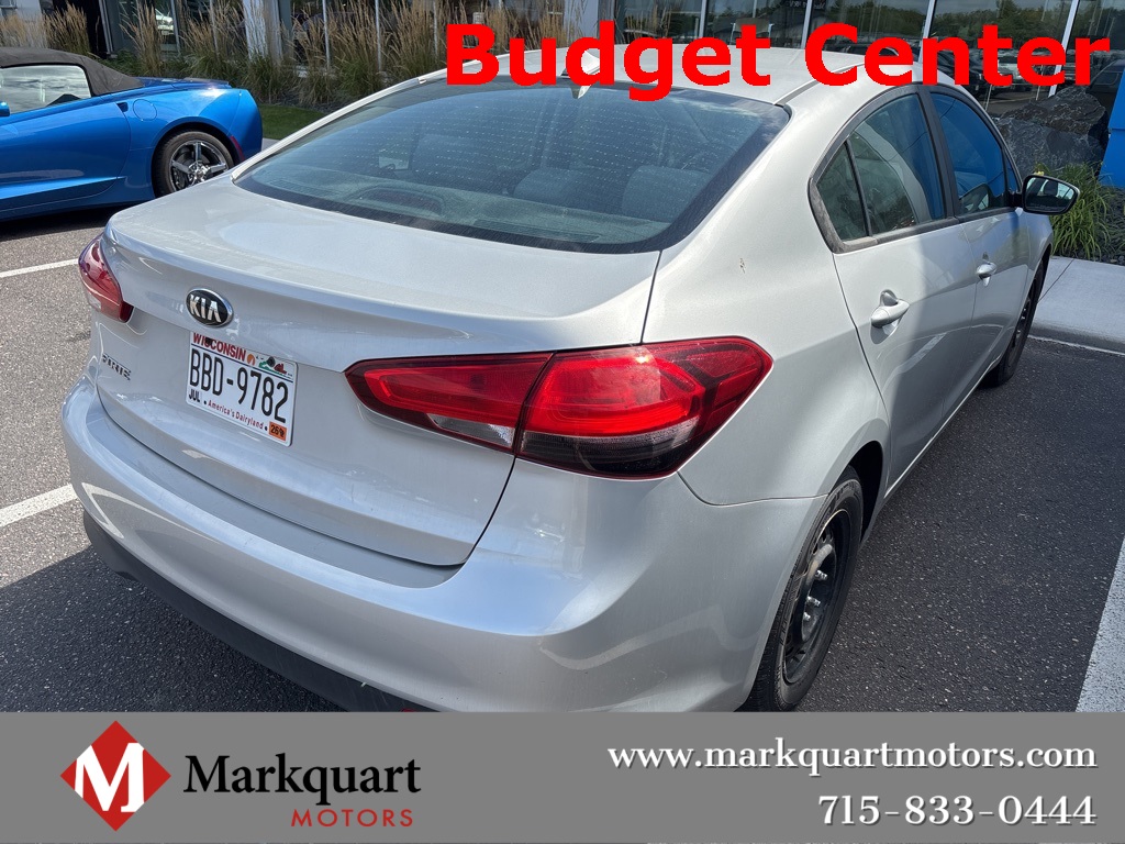 2017 Kia Forte LX photo 4