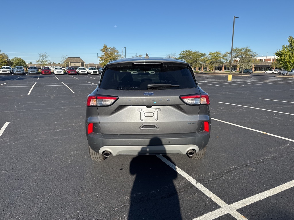 2022 Ford Escape SEL photo 4