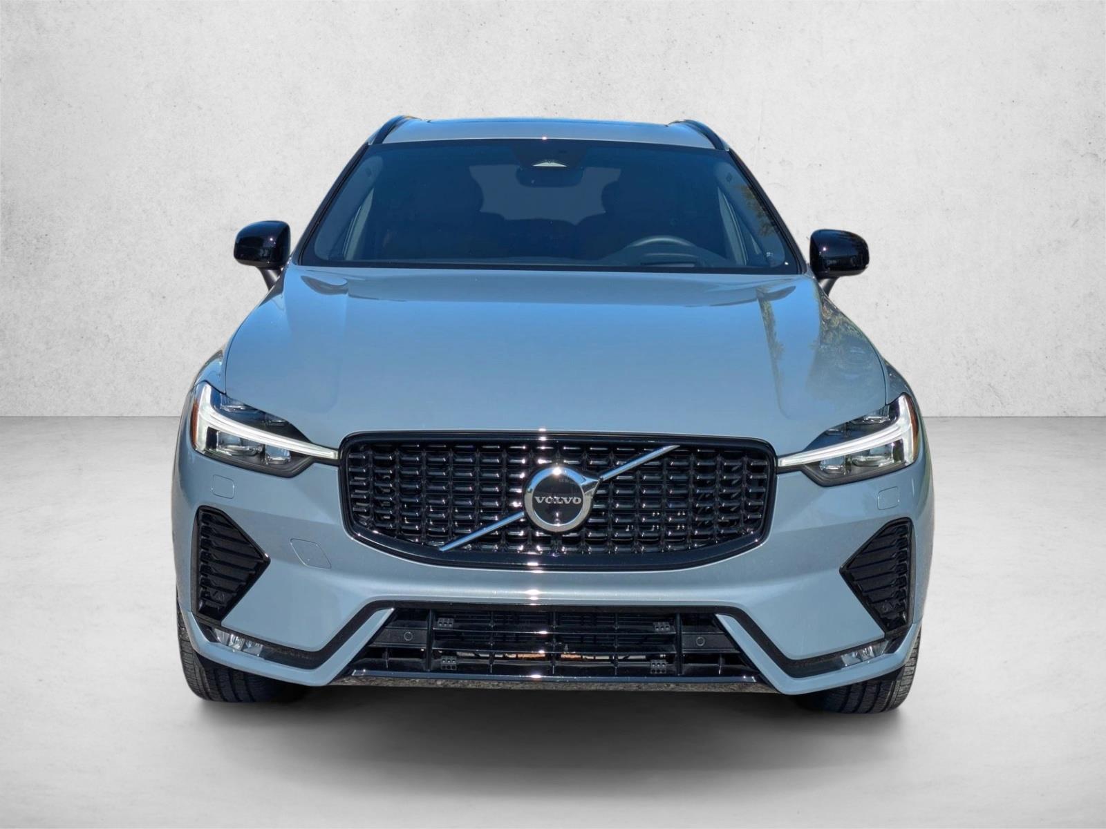 2024 Volvo XC60 B5 Ultimate photo 2