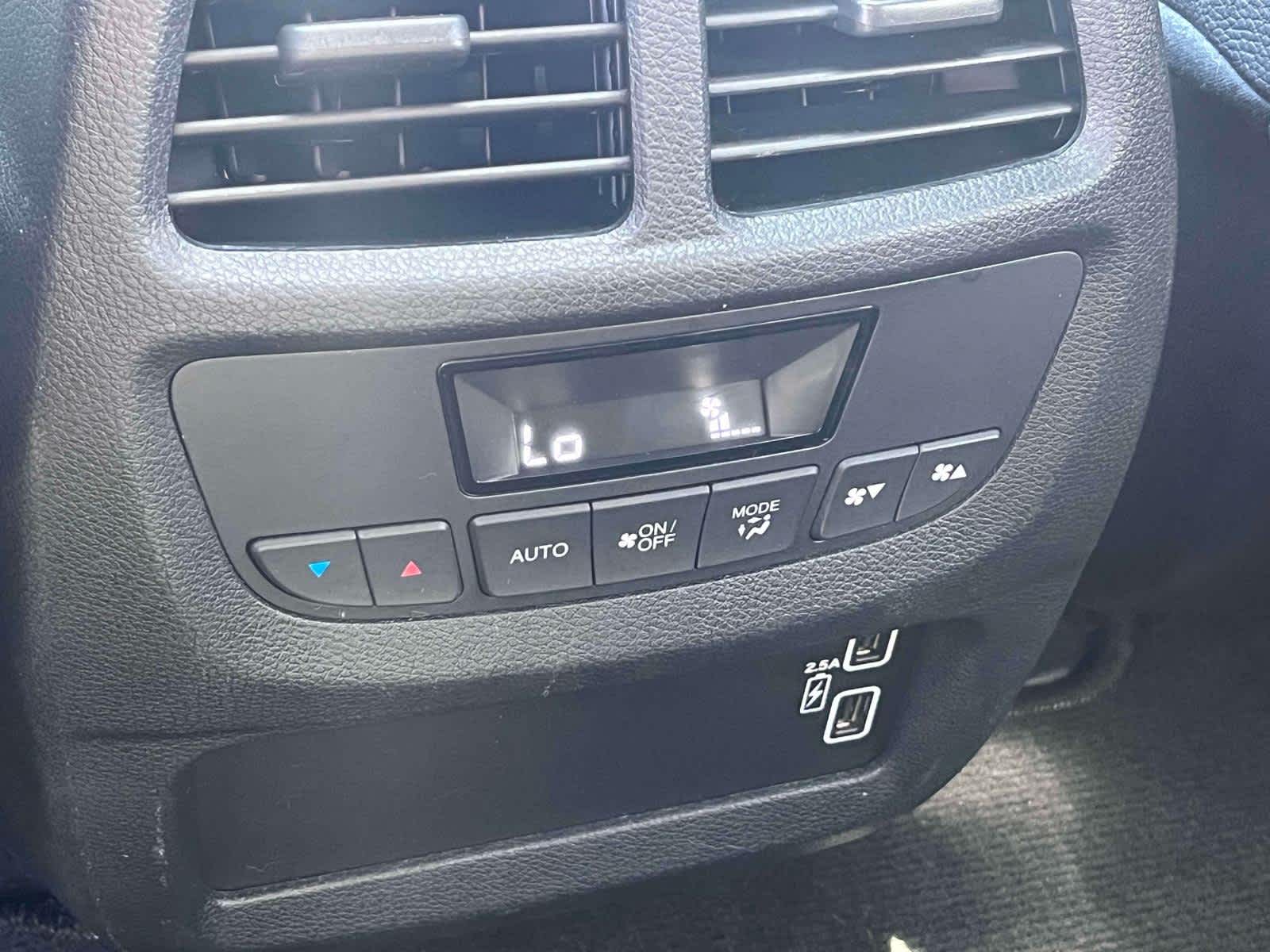 2022 Honda Pilot SE photo 17