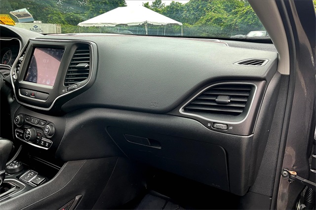 2020 Jeep Cherokee Trailhawk photo 20