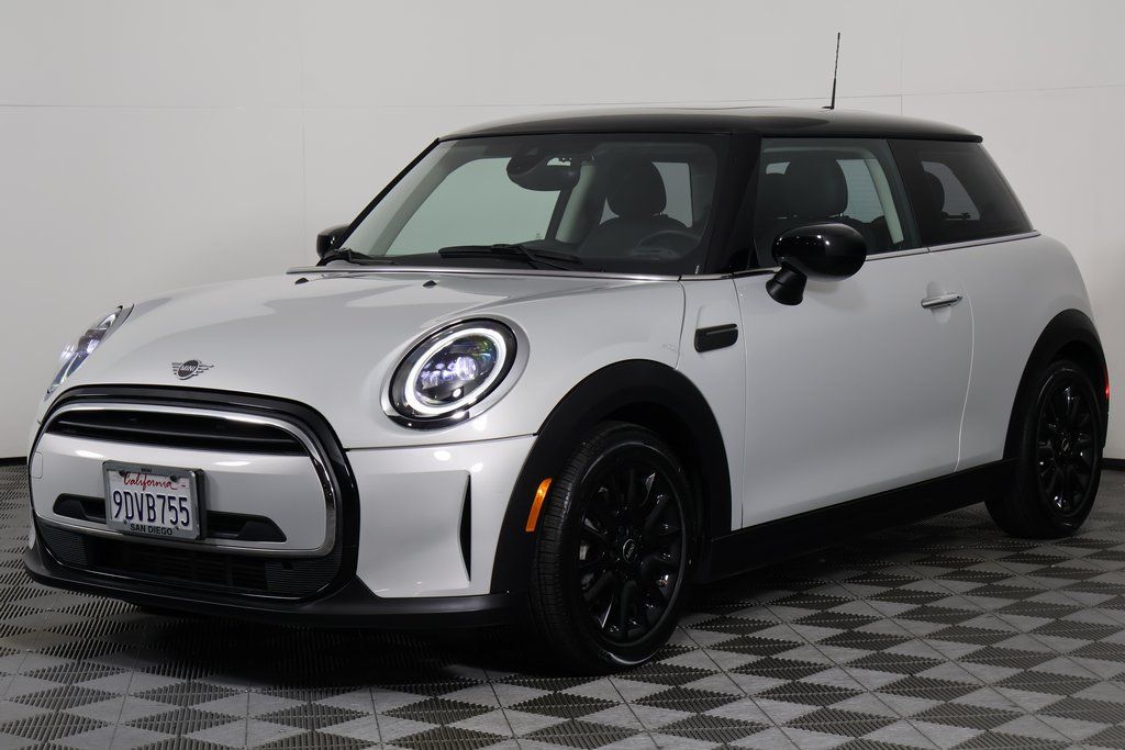 2023 MINI Hardtop 2 Door Base's photo