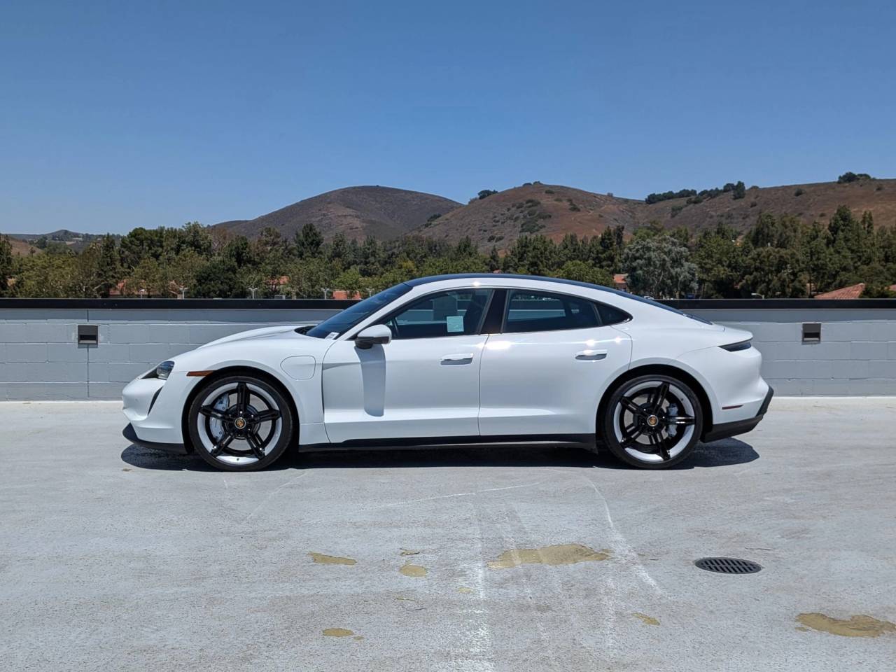 Certified 2022 Porsche Taycan Base with VIN WP0AA2Y10NSA17129 for sale in Thousand Oaks, CA