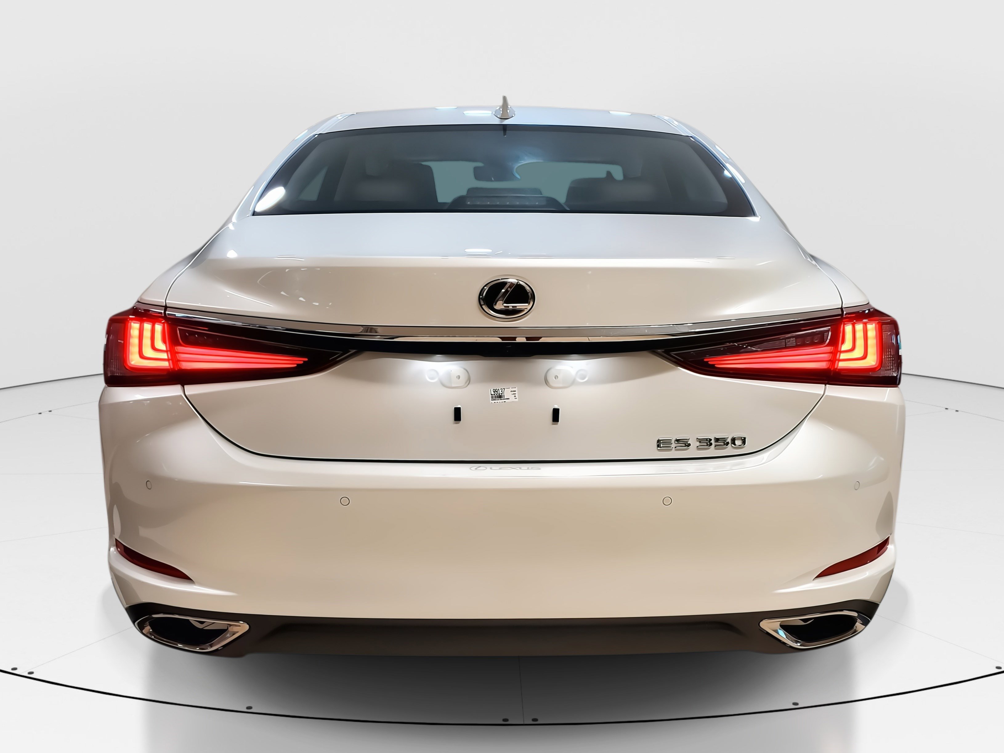 2025 Lexus ES 300h photo 4