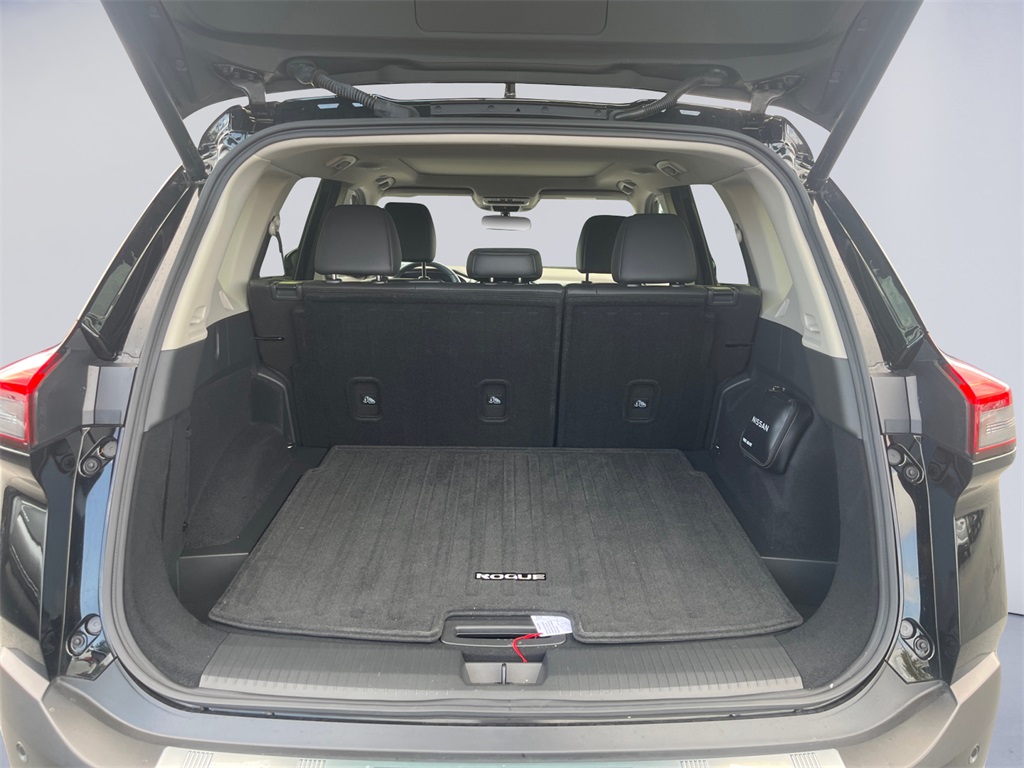 2023 Nissan Rogue SV photo 18