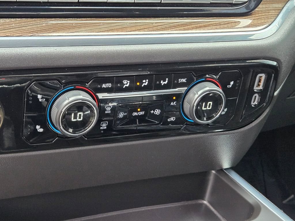 2023 Chevrolet Silverado 1500 RST photo 19