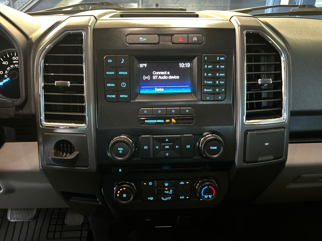 2016 Ford F-150 XLT photo 11
