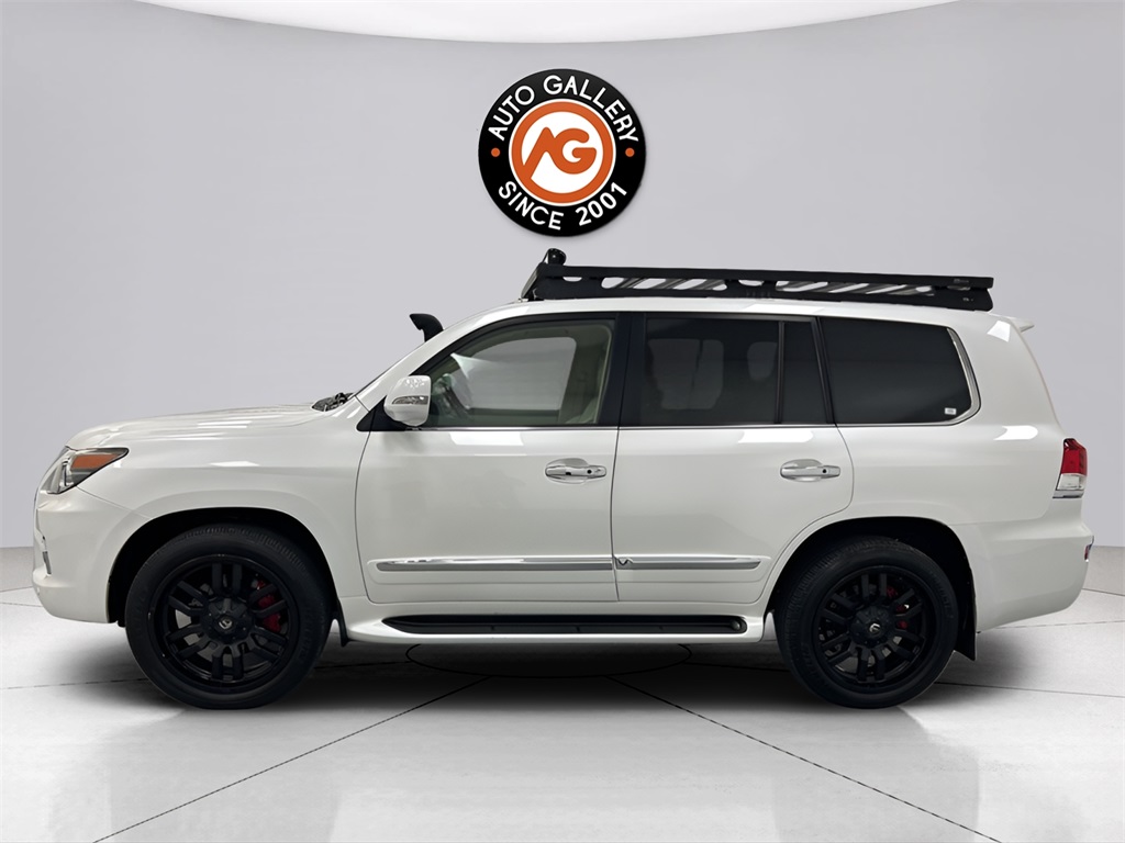 2015 Lexus LX 570 photo 2