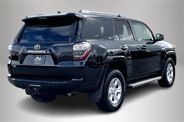 2018 Toyota 4Runner SR5 photo 4