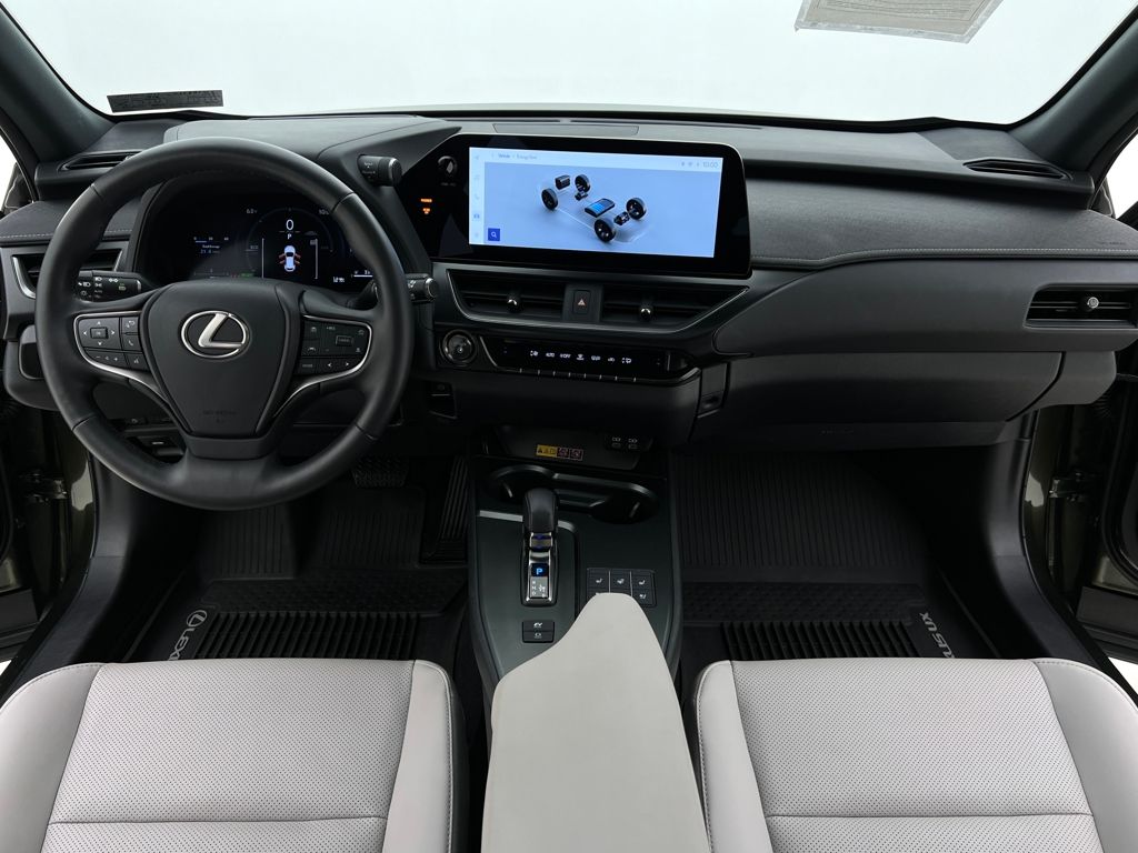 2025 Lexus UX Premium photo 3
