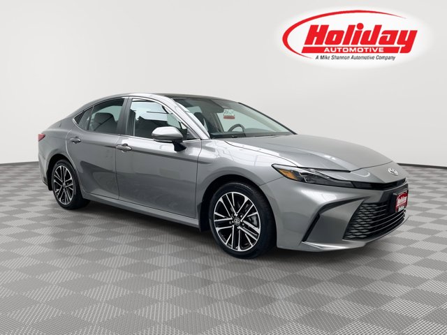 2025 Toyota Camry XLE's photo