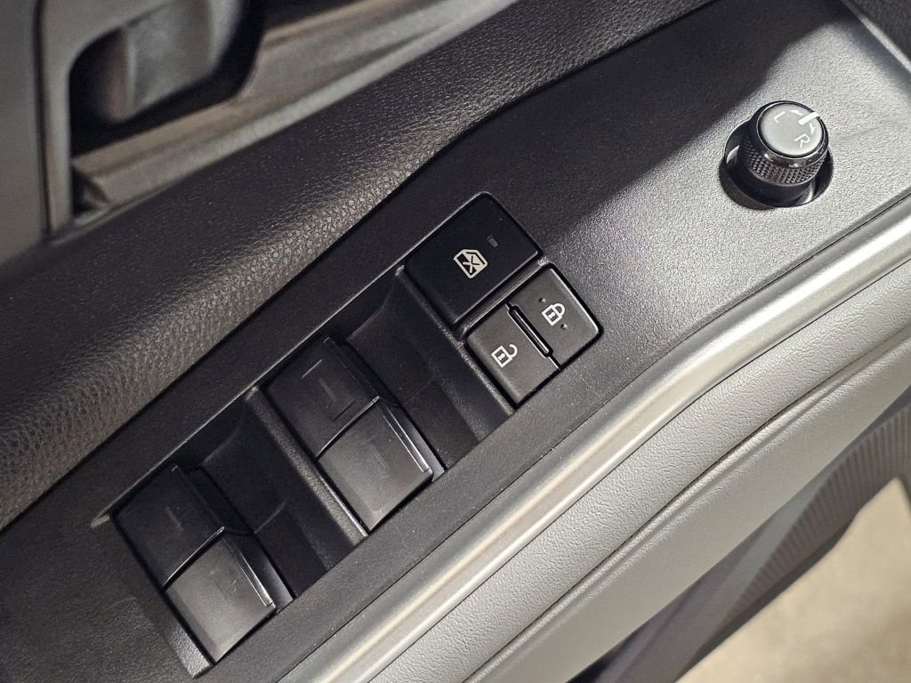 2024 Toyota Highlander LE photo 15