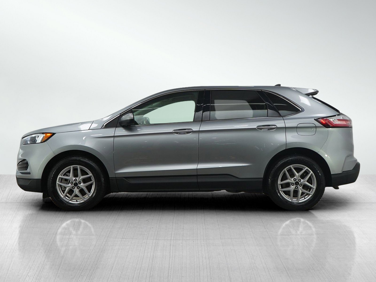 Used 2024 Ford Edge SEL with VIN 2FMPK4J91RBA81546 for sale in Minneapolis, Minnesota