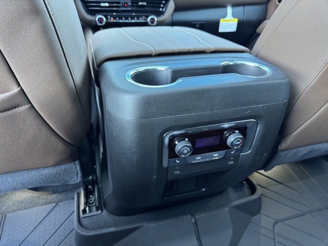 2025 Chevrolet Suburban High Country photo 14